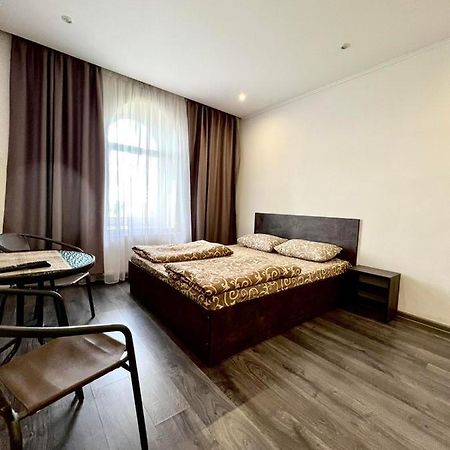 Нові Апартаменти 83 Ivano-Frankivsk Exteriör bild